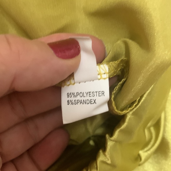 Gold Beautiful 2 piece dressy or causal - Picture 8 of 11